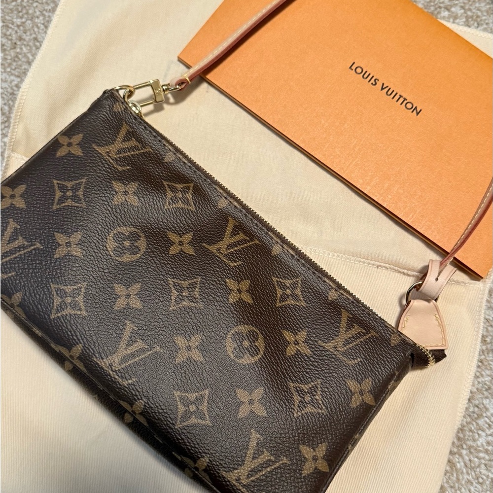 Louis Vuitton Pochette Accessoires NM